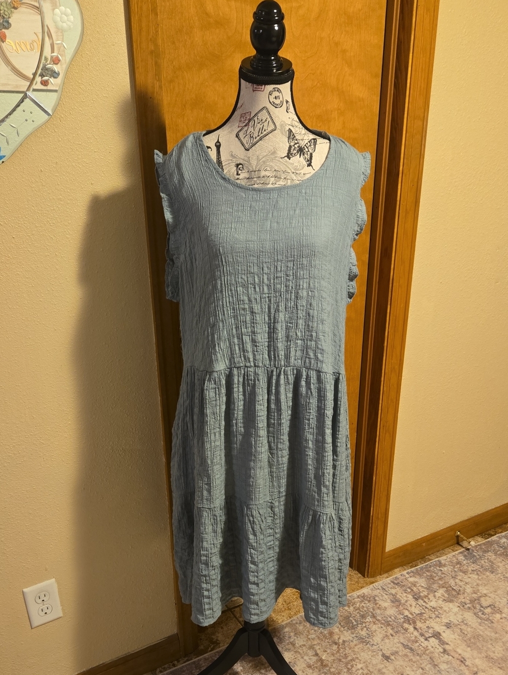Seafoam Green Sleeveless Tiered Dress With Pockets